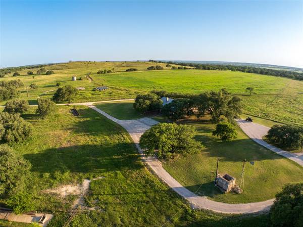 302 Hye Albert RD, Hye, TX 78635