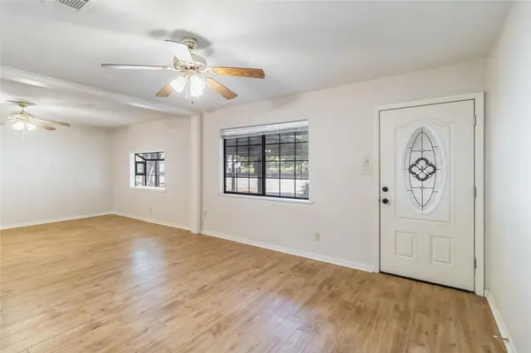 757 N Main ST, La Grange, TX 78945
