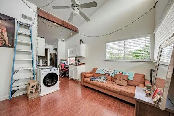 1010 W 23 ST #15, Austin, TX 78705