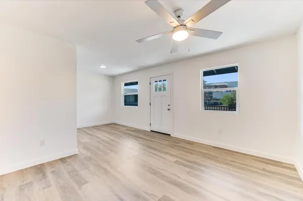 3703 Harmon Ave #103, Austin, TX 78705