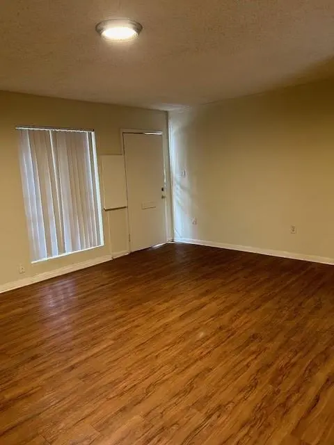4709 Harmon Ave #322, Austin, TX 78751