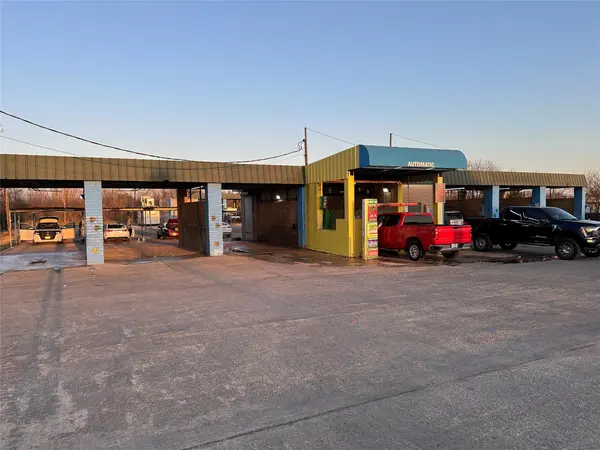 1806 N Main ST, Taylor, TX 76574