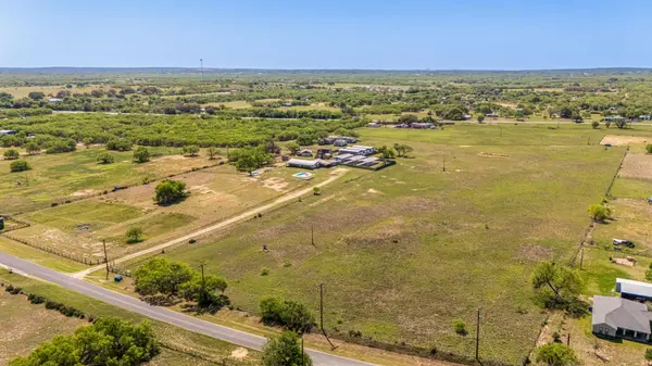 5800 Curran DR, Von Ormy, TX 78073