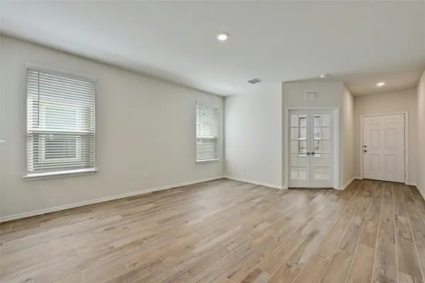 529 Tree Nut LOOP, Buda, TX 78610
