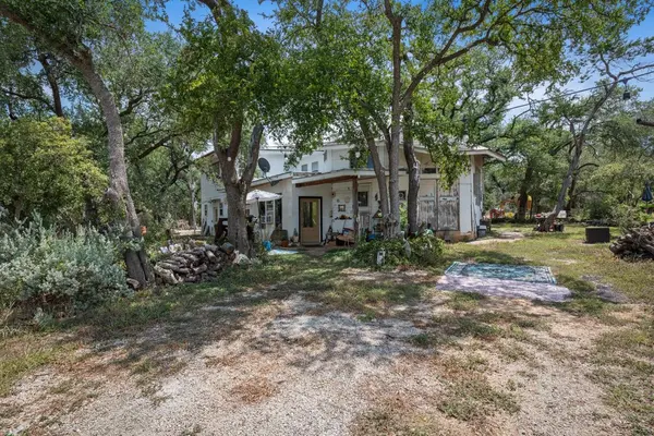 501 Limestone LN, Driftwood, TX 78619