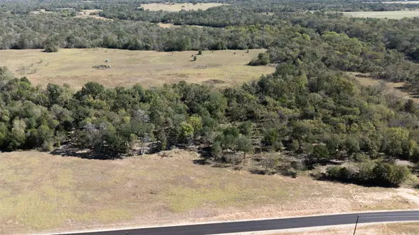 204 Little Branch LN, Cameron, TX 76520