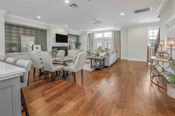 206 Tarrow ST, College Station, TX 77840