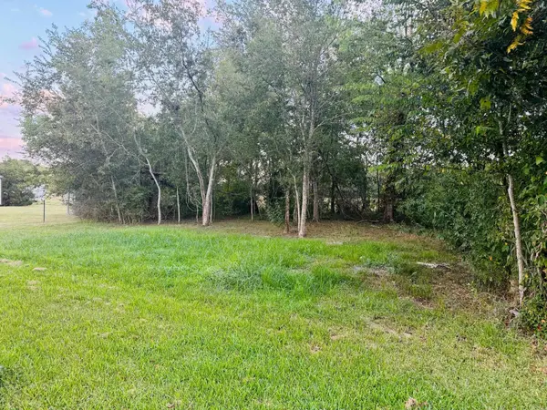 1465 W Highland DR, Beaumont, TX 77705
