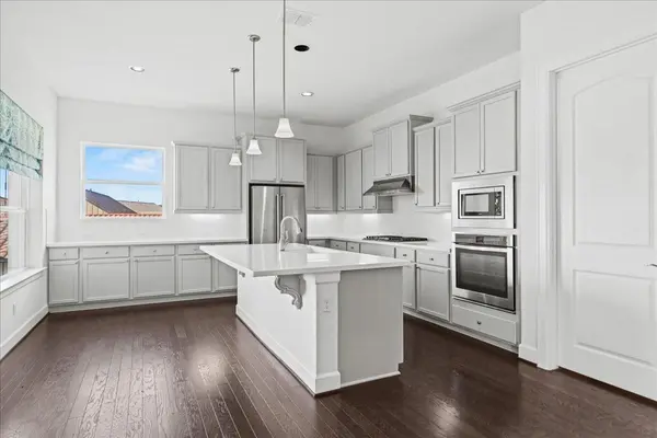 609 Dancing Oak LN, San Marcos, TX 78666