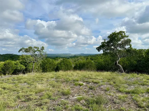 1200 Lipan Apache RUN, Blanco, TX 78606