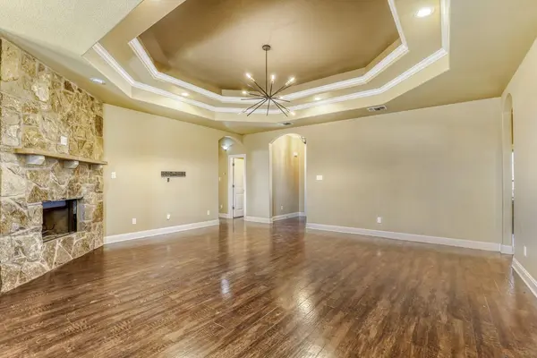 329 Jake DR, Jarrell, TX 76537