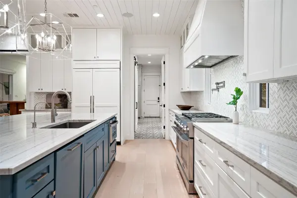 16908 Whispering Breeze, Austin, TX 78738