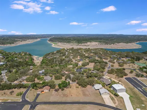 119 Bedford DR, Spicewood, TX 78669