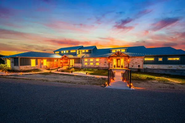 554 Seven Falls DR, Fredericksburg, TX 78624