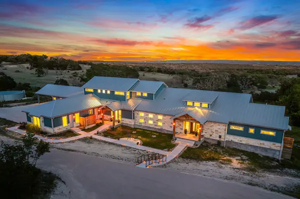 554 Seven Falls DR, Fredericksburg, TX 78624