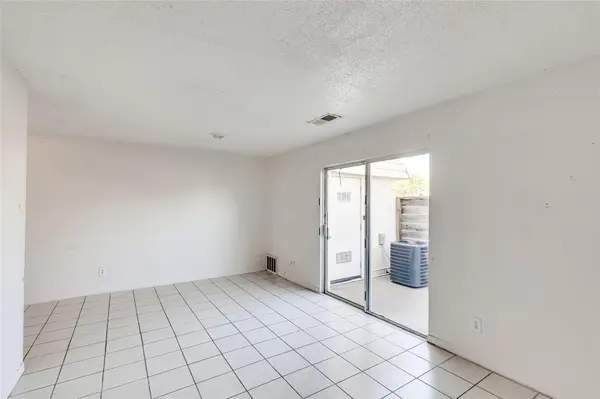 2215 Mission Hill Cir #103, Austin, TX 78741