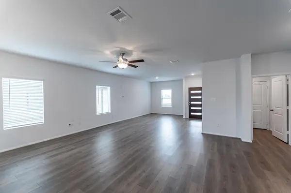 531 Yellowstone DR, Kyle, TX 78640