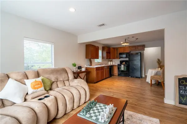 301 N Lewis ST, Round Rock, TX 78664