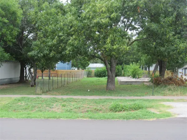 210 E E Carrie Manor RD, Manor, TX 78653