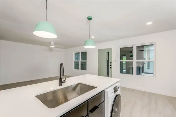 513 Pecan Grove RD #102, Austin, TX 78704