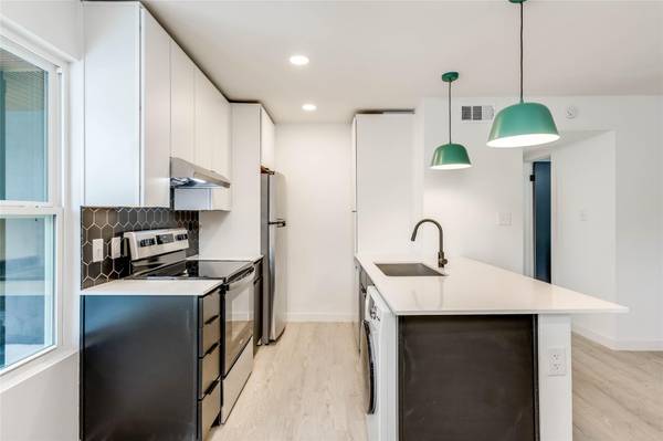 513 Pecan Grove RD #102, Austin, TX 78704