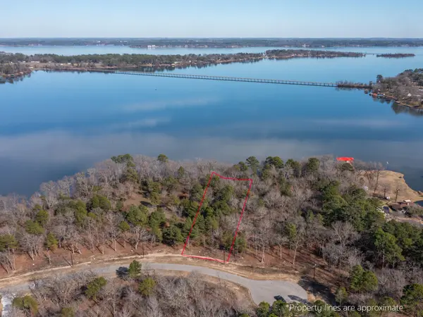 3108 Shadow Pine DR, Larue, TX 75770
