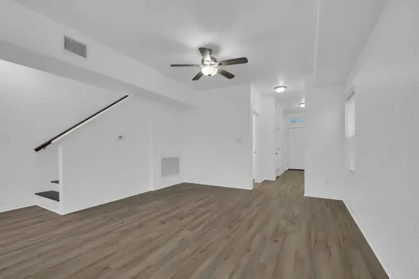 1004 E Fannin ST, Luling, TX 78648