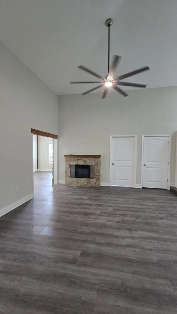 305 Remuda DR, Liberty Hill, TX 78642