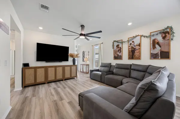 222 Summit DR, Lockhart, TX 78644