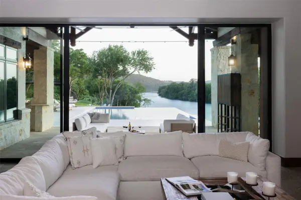 15016 Flat Top Ranch RD, Austin, TX 78732