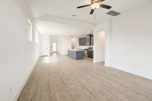 6111 Dumfries LN, Austin, TX 78744