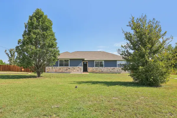 165 Cattlemens DR, Bastrop, TX 78602