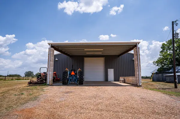 258 Private Road 2006, Schulenburg, TX 78956