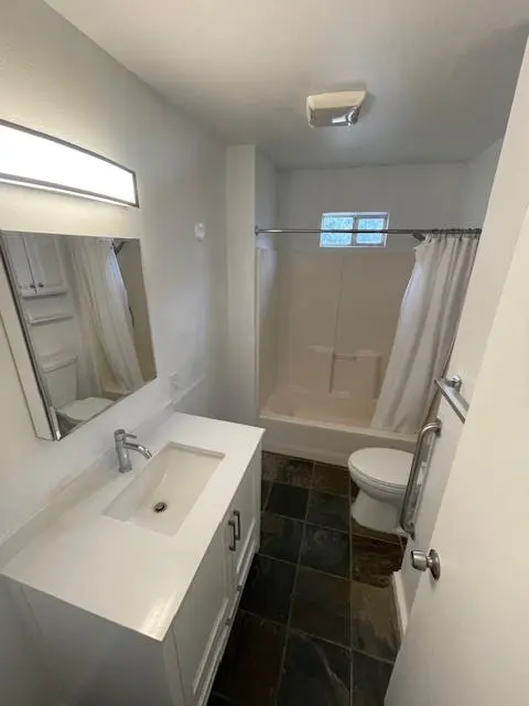 1105 1/2 Tillery ST, Austin, TX 78702