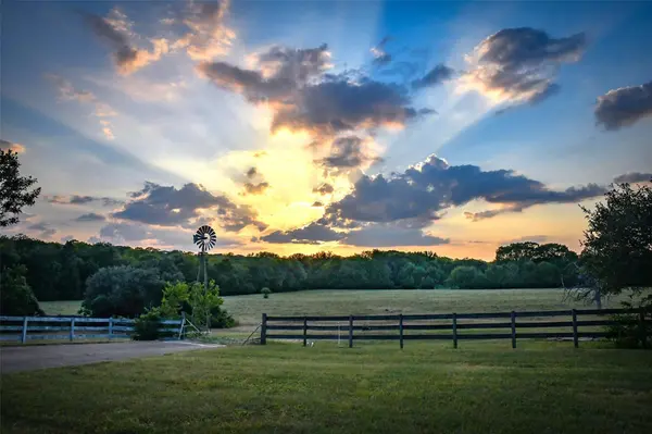 5715 Texas 159 HWY, La Grange, TX 78945