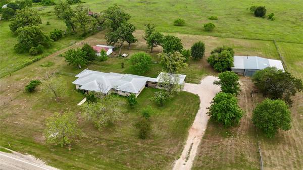 1401 Fm 112, Lexington, TX 78947