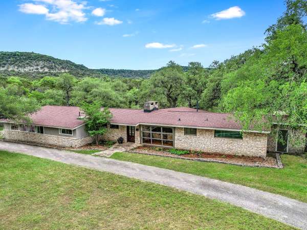 1500 Spoke Hollow RD, Wimberley, TX 78676