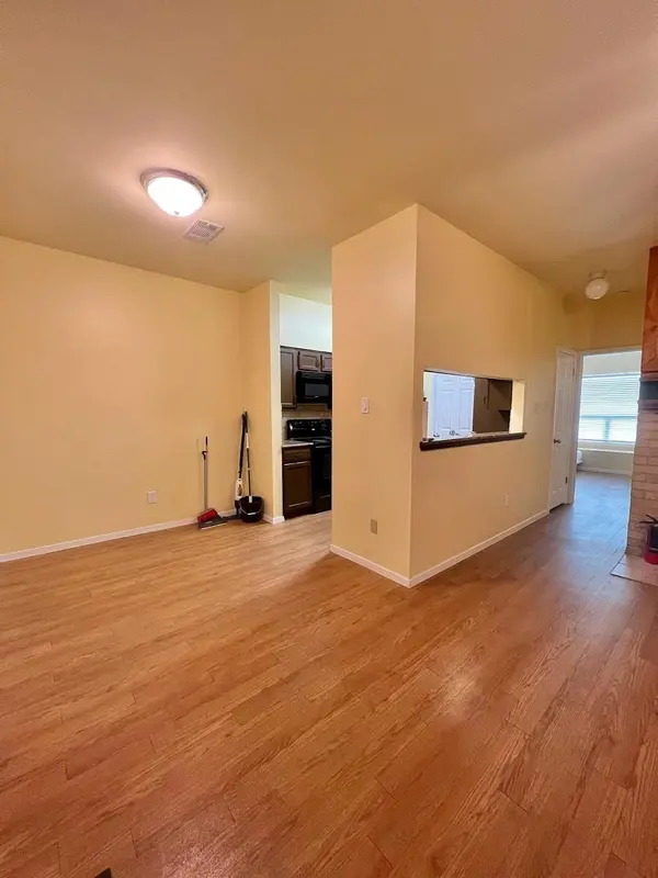 908 Poplar ST #207, Austin, TX 78705
