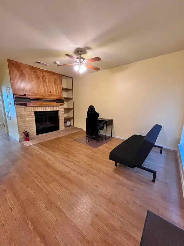908 Poplar ST #207, Austin, TX 78705
