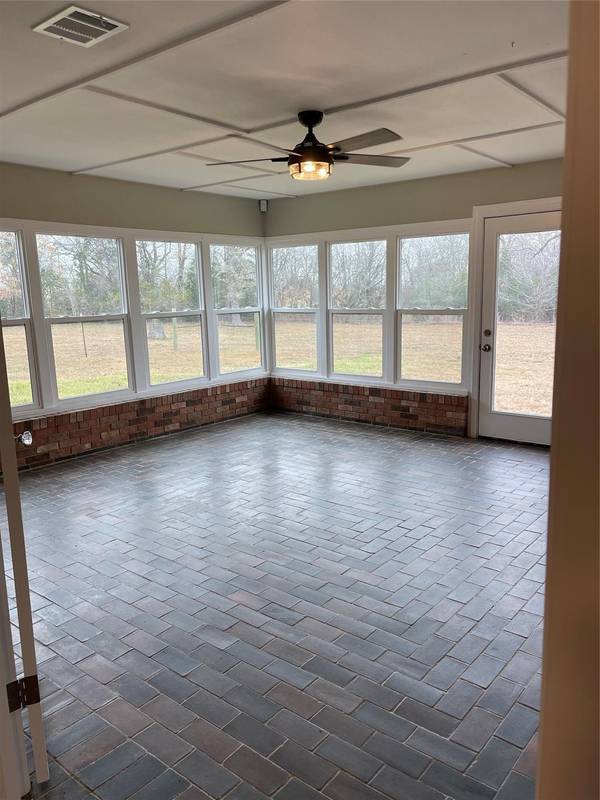 139 Fm 696, Elgin, TX 78621