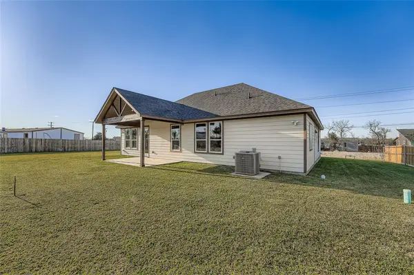222 Arosa DR, Elgin, TX 78621