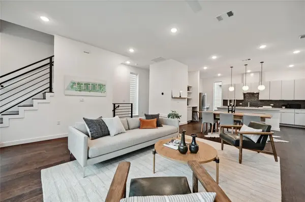 6821 Wolfcreek PASS #12, Austin, TX 78749