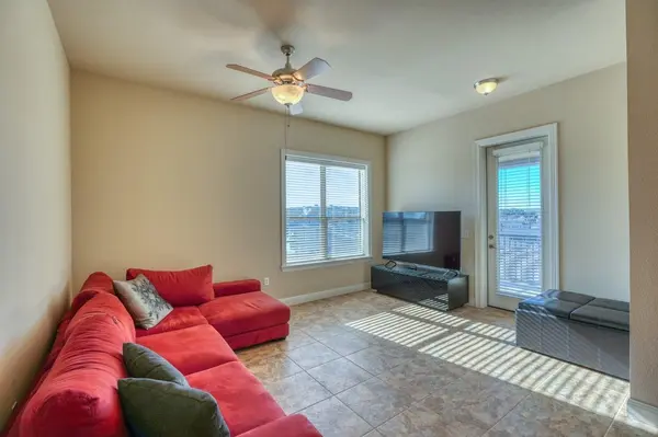 101 W Bank #27, Horseshoe Bay, TX 78657