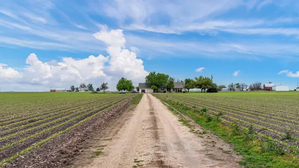 3255 County Road 369, Taylor, TX 76574