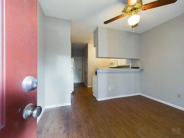 2901 San Jacinto BLVD #105, Austin, TX 78705