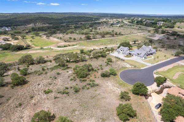 1117 Saddlebrook CYN, Spicewood, TX 78669