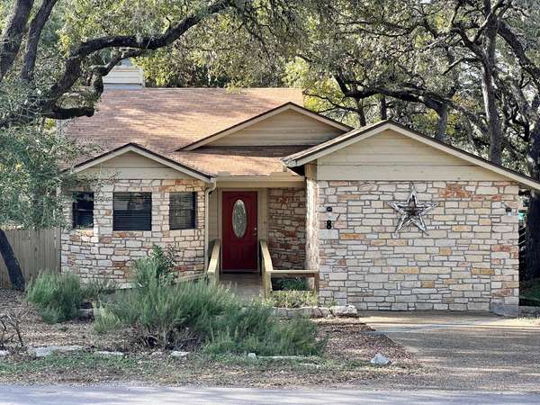 8 Stonehouse CIR, Wimberley, TX 78676