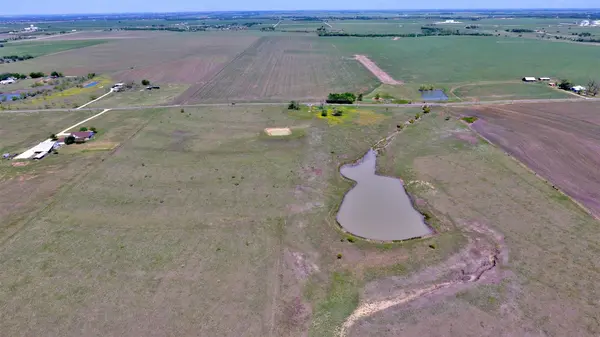 800 County Road 369 RD, Taylor, TX 76574