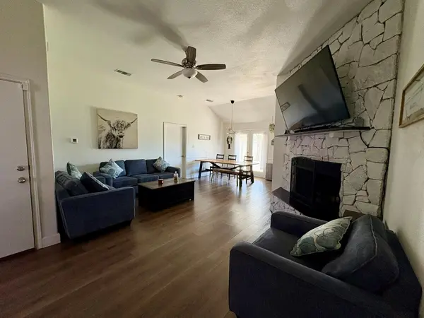 320 Moonstone DR, Jarrell, TX 76537