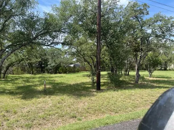 105 Brianna CIR, Johnson City, TX 78636